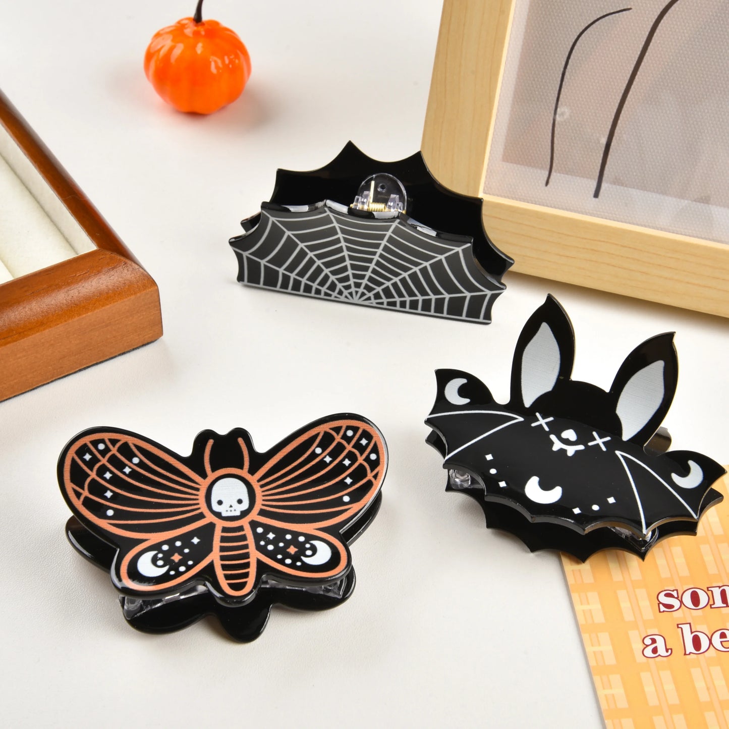 Ghost Bat Skull Hair Claw β Spooky-Cute Halloween Clip