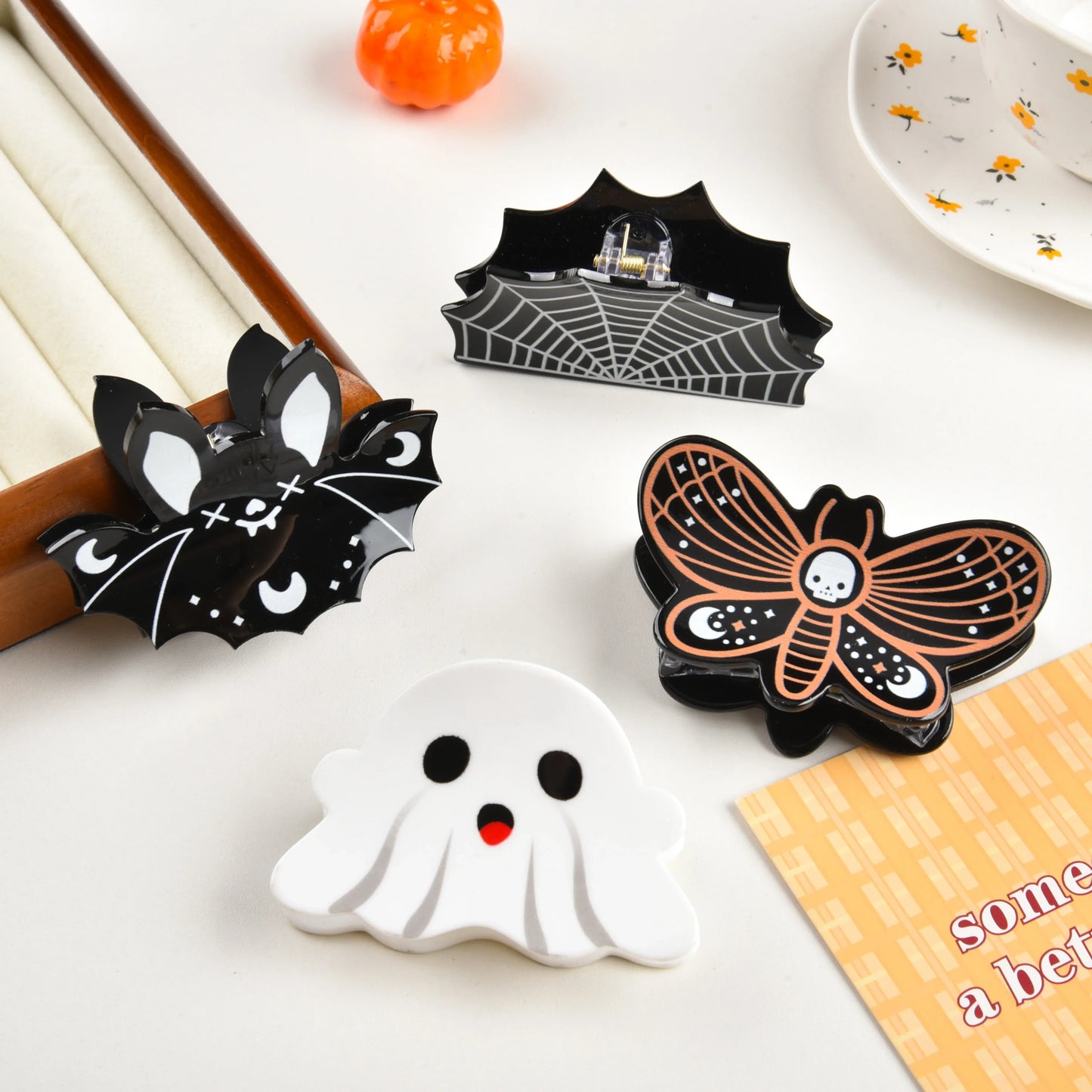 Ghost Bat Skull Hair Claw – Spooky-Cute Halloween Clip