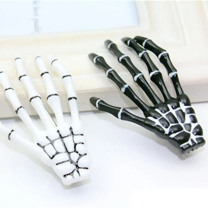 Skull Hand Hair Clips (2 Pcs) – Spooky-Cute Skeleton Claws for Halloween